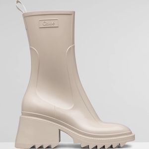 CHLOE Betty Rain Boot in Nomad Beige